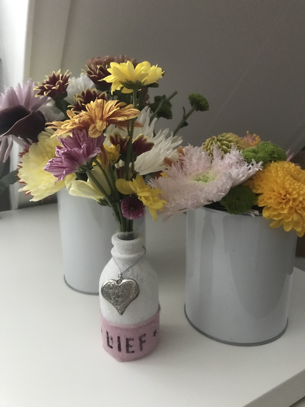 Styling ID Blog Uitbundig gestylde bloemen maken je vrolijk voorbeelden eigen boeket 2