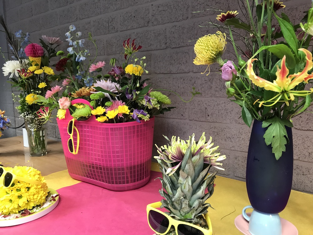 Styling ID Blog Uitbundig gestylde bloemen maken je vrolijk voorbeelden