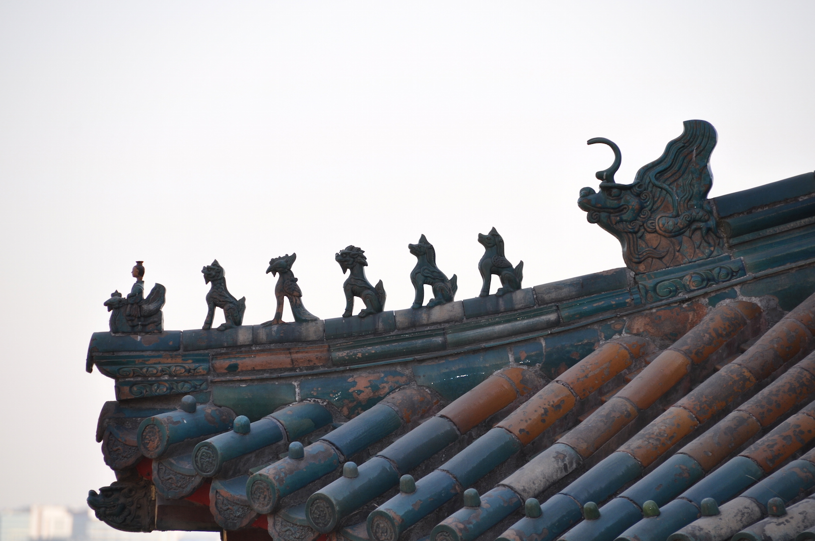 Blog Styling ID: Happy Chinese New Year dak van een tempel bij het zomerpaleis van de keizer in Beijing