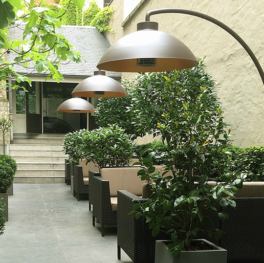 Styling ID Tips en Trends Stijlvolle terrasverlichting en verwarming van het merk Dome, via Hawé Outdoor horeca