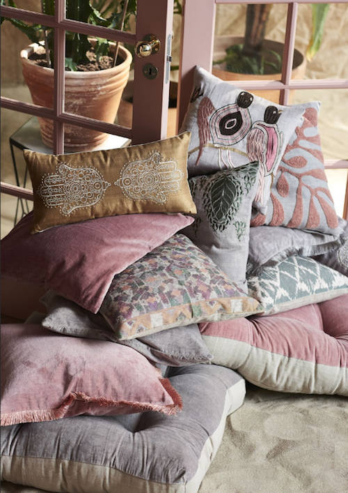 Styling ID Tips & Trends Het knusse van een kussen Day Home pink