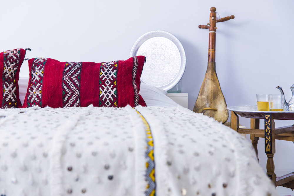 Styling ID Tips & Trends Stijlvolle Marokkaanse meubels en accessoires Wollen handira met kelimbanden
