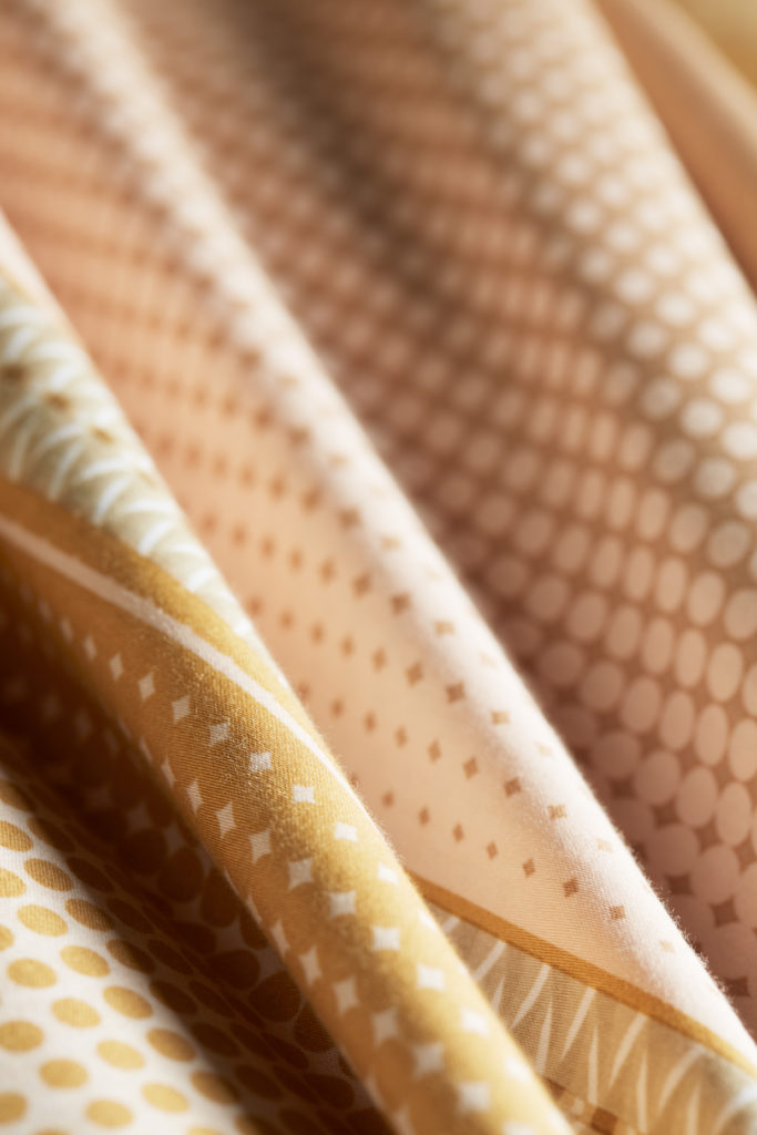Styling ID Tips en Trends Luxueus bedlinnen van Kardol Marvellous_Gold_41_Detail-683x1024