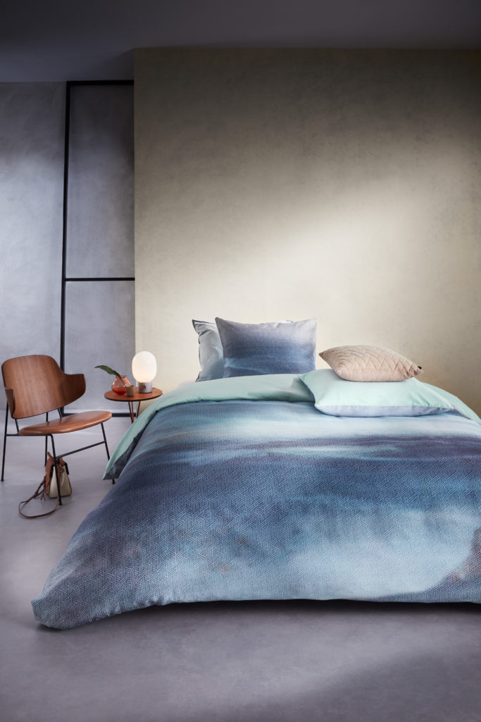 Styling ID Tips en Trends Luxueus bedlinnen van Kardol Depart_Blue-20_Mood-683x1024
